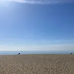 Apto. En Primera Línea De Playa Apartamento *